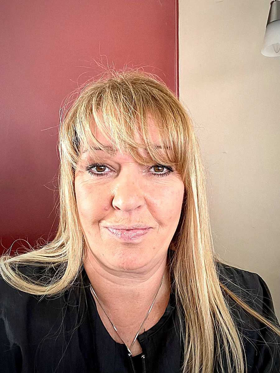 Shirley, coiffeuse au salon Coiffure Arsène